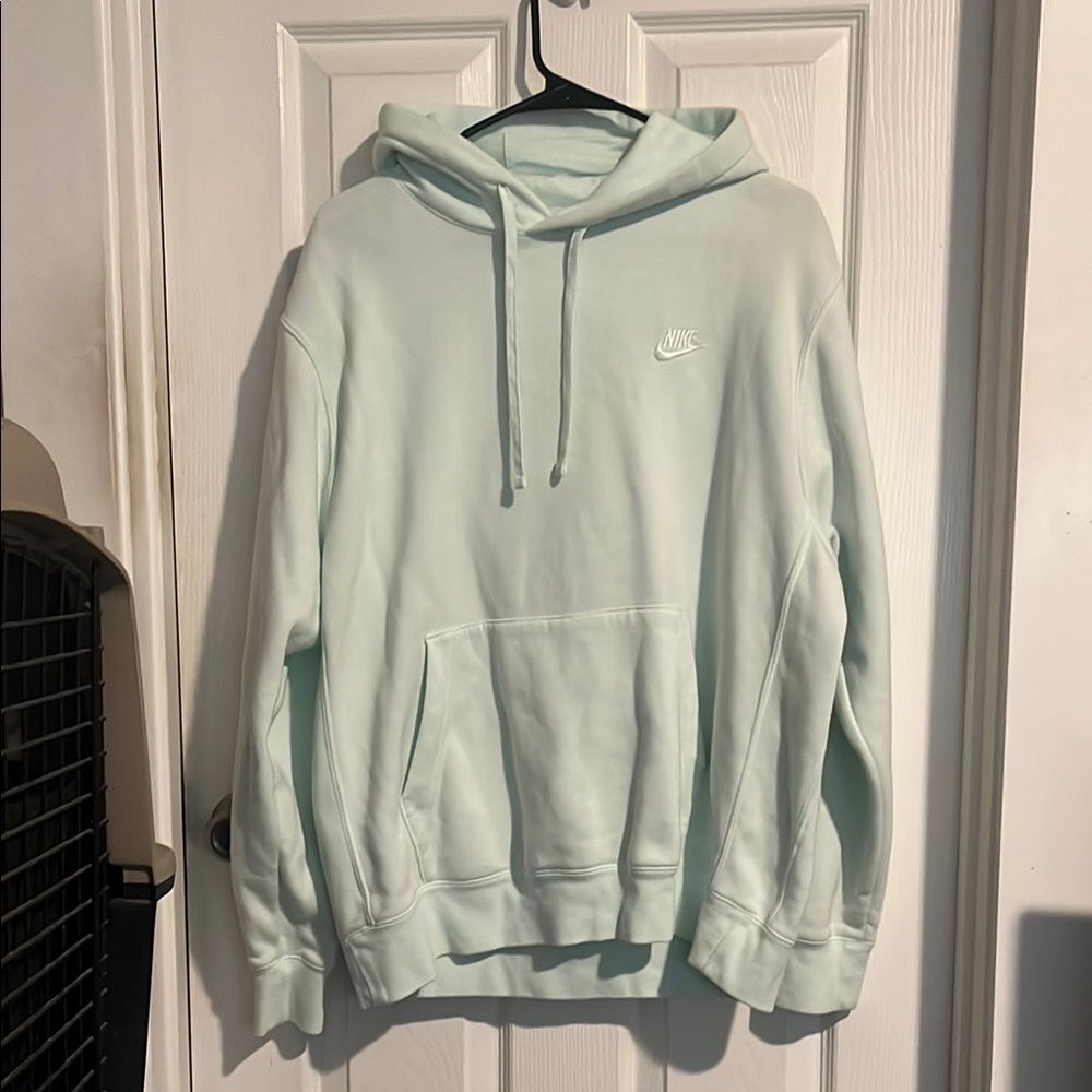 Nike Green Sweatshirt Soft Cotton Ribbed Design